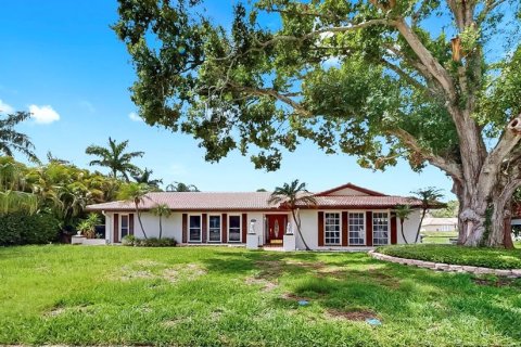 Casa en venta en Clearwater, Florida, 4 dormitorios, 235.41 m2 № 1788237 - foto 3