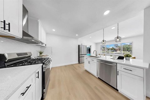 Casa en venta en Clearwater, Florida, 4 dormitorios, 235.41 m2 № 1788237 - foto 28