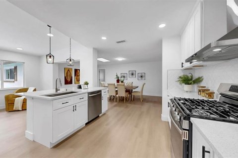 Casa en venta en Clearwater, Florida, 4 dormitorios, 235.41 m2 № 1788237 - foto 27