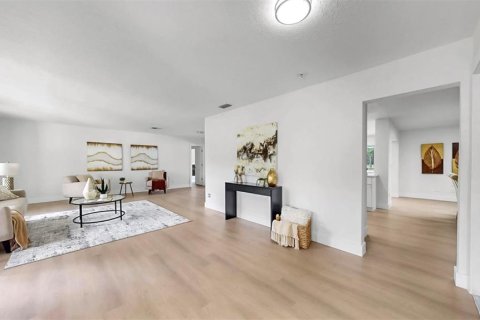 Casa en venta en Clearwater, Florida, 4 dormitorios, 235.41 m2 № 1788237 - foto 17