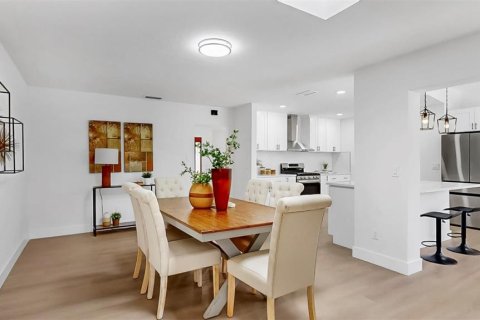 Casa en venta en Clearwater, Florida, 4 dormitorios, 235.41 m2 № 1788237 - foto 10