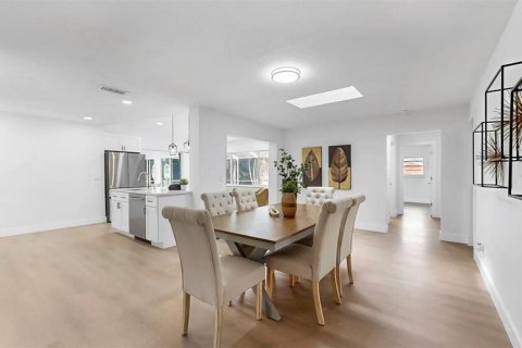 Casa en venta en Clearwater, Florida, 4 dormitorios, 235.41 m2 № 1788237 - foto 22