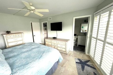 Condo in Sarasota, Florida, 2 bedrooms № 2234689 - photo 12