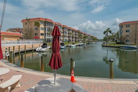 Condo in Sarasota, Florida, 2 bedrooms № 2234689