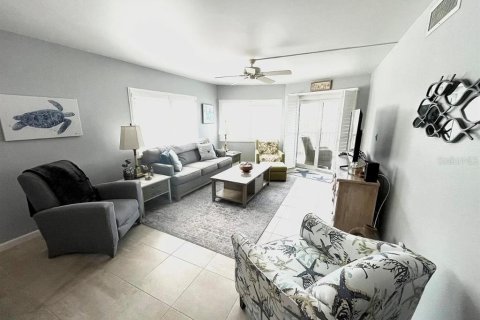 Condo in Sarasota, Florida, 2 bedrooms № 2234689 - photo 6