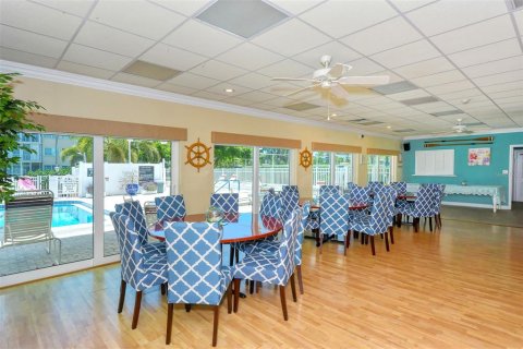Condo in Sarasota, Florida, 2 bedrooms № 2234689 - photo 26