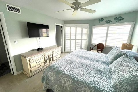 Condo in Sarasota, Florida, 2 bedrooms № 2234689 - photo 13