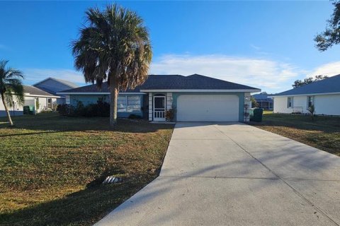 House in Port Charlotte, Florida 3 bedrooms, 168.9 sq.m. № 2229243