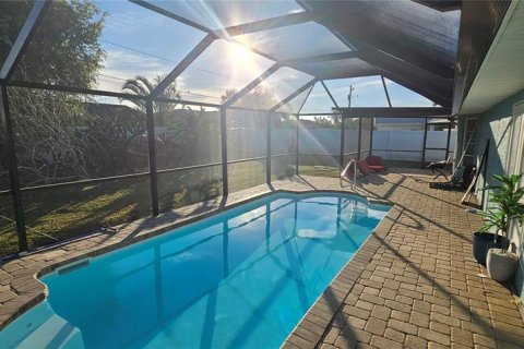Villa ou maison à vendre à Port Charlotte, Floride: 3 chambres, 168.9 m2 № 2229243 - photo 19