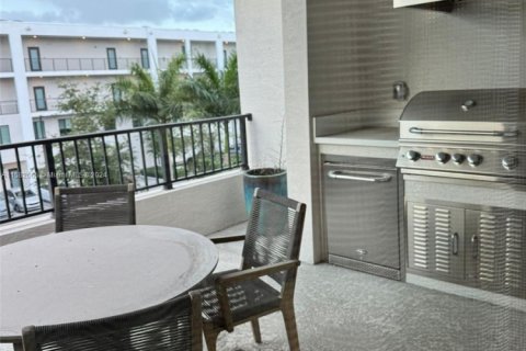 House in Doral, Florida 4 bedrooms, 149.02 sq.m. № 1940824 - photo 12