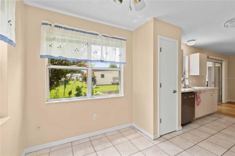 Casa en venta en Lady Lake, Florida, 2 dormitorios, 96.62 m2 № 1909884 - foto 18