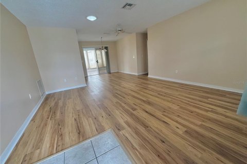Casa en venta en Lady Lake, Florida, 2 dormitorios, 96.62 m2 № 1909884 - foto 10