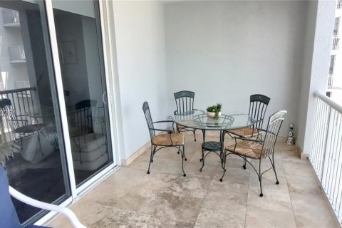 Condominio en alquiler en Miami, Florida, 2 dormitorios, 87.51 m2 № 2046623 - foto 28