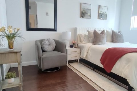 Condominio en alquiler en Miami, Florida, 2 dormitorios, 87.51 m2 № 2046623 - foto 12