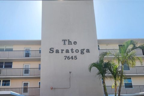 Condominio en alquiler en South Pasadena, Florida, 1 dormitorio, 55.74 m2 № 1798544 - foto 3