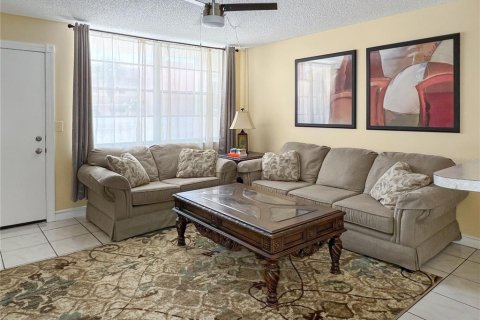 Condominio en alquiler en South Pasadena, Florida, 1 dormitorio, 55.74 m2 № 1798544 - foto 5