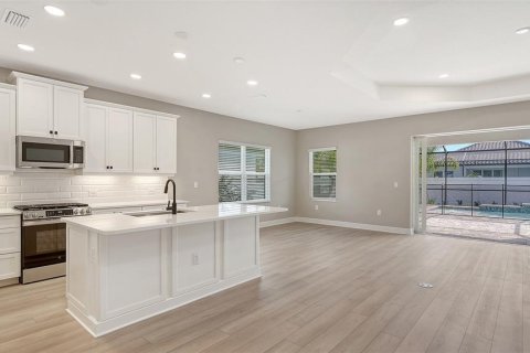 House in Sarasota, Florida 3 bedrooms, 216.65 sq.m. № 2393706 - photo 14