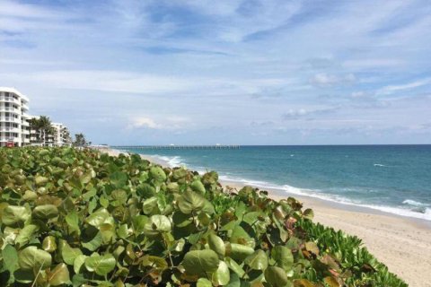 Copropriété à louer à Palm Beach, Floride: 2 chambres, 137.12 m2 № 759018 - photo 1