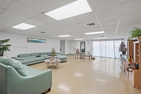 Condominio en venta en Hialeah, Florida, 2 dormitorios, 104.61 m2 № 2001471 - foto 26