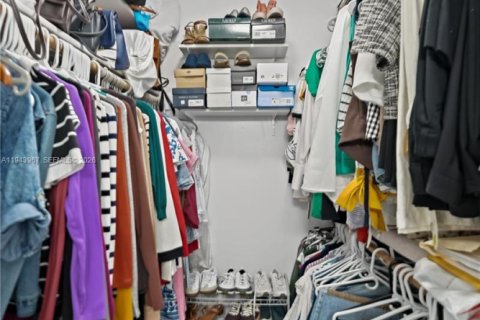 Condominio en venta en Hialeah, Florida, 2 dormitorios, 104.61 m2 № 2001471 - foto 23