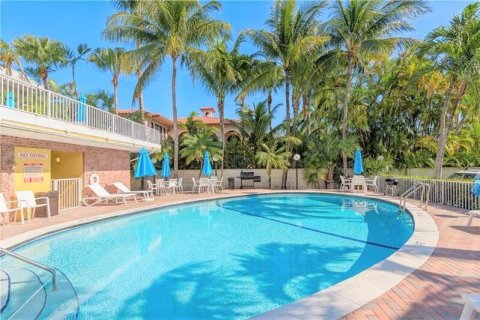 Condo in Fort Lauderdale, Florida, 1 bedroom № 2146689 - photo 16