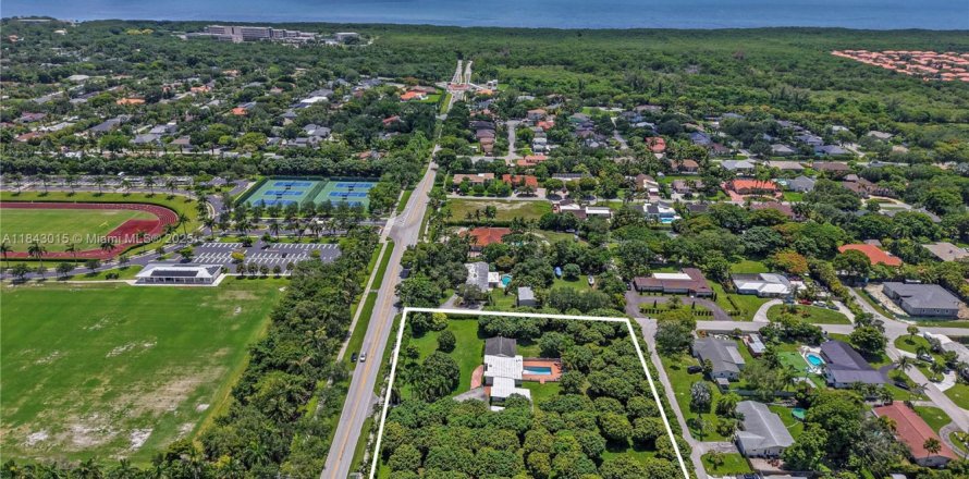 House in Cutler Bay, Florida 3 bedrooms, 158.77 sq.m. № 1845860
