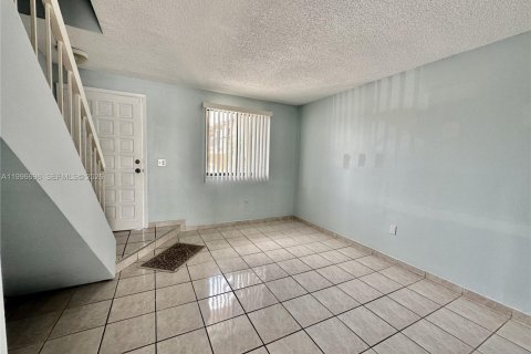 Condominio en alquiler en Miami, Florida, 2 dormitorios, 76.92 m2 № 2058515 - foto 4