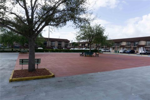 Condominio en alquiler en Miami, Florida, 2 dormitorios, 76.92 m2 № 2058515 - foto 16