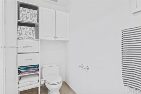 Copropriété à vendre à Miami, Floride: 1 chambre, 66.05 m2 № 1950222 - photo 15