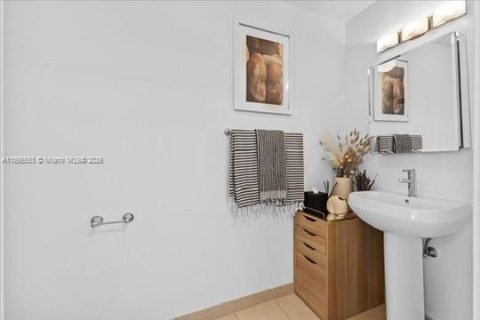 Copropriété à vendre à Miami, Floride: 1 chambre, 66.05 m2 № 1950222 - photo 11