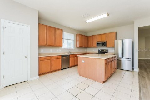 Villa ou maison à louer à Land O' Lakes, Floride: 4 chambres, 230.21 m2 № 1918115 - photo 7
