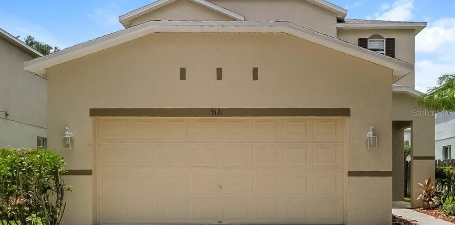 Casa en Land O' Lakes, Florida 4 dormitorios, 230.21 m2 № 1918115