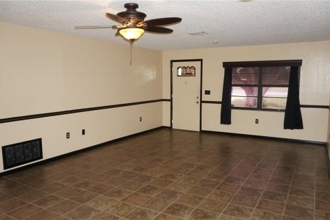 Villa ou maison à vendre à Spring Hill, Floride: 2 chambres, 110.74 m2 № 2259309 - photo 8