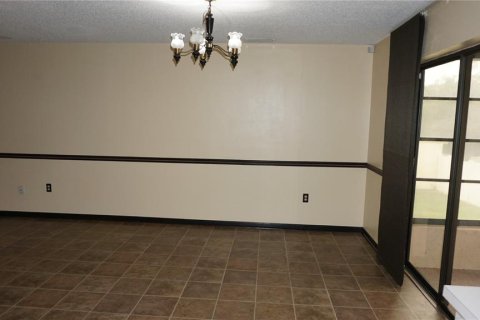 Villa ou maison à vendre à Spring Hill, Floride: 2 chambres, 110.74 m2 № 2259309 - photo 7