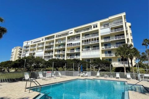 Condo in South Pasadena, Florida, 2 bedrooms  № 1759772 - photo 15
