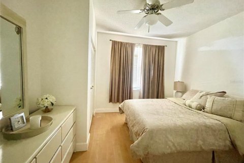 Condo in South Pasadena, Florida, 2 bedrooms  № 1759772 - photo 16