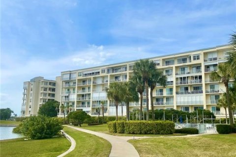 Condo in South Pasadena, Florida, 2 bedrooms  № 1759772 - photo 30