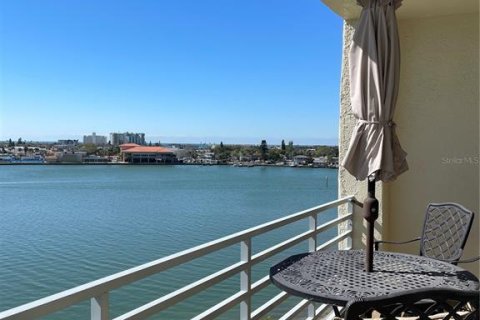 Condo in South Pasadena, Florida, 2 bedrooms  № 1759772 - photo 4