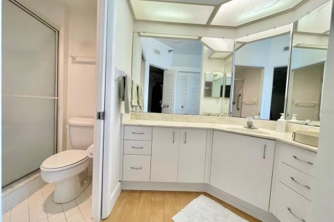 Condo in South Pasadena, Florida, 2 bedrooms  № 1759772 - photo 9