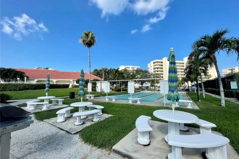 Condo in South Pasadena, Florida, 2 bedrooms  № 1759772 - photo 24