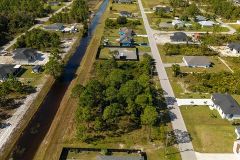 Купить земельный участок в Лихай-Эйкерс, Флорида № 1972670 - фото 5