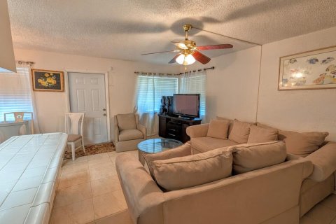 Condo in Delray Beach, Florida, 2 bedrooms  № 2252582 - photo 8