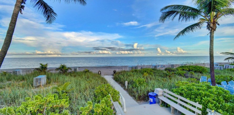 Condo in Highland Beach, Florida, 3 bedrooms № 1188615