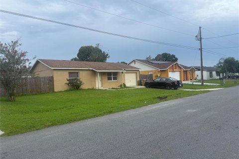 Casa en venta en Kissimmee, Florida, 2 dormitorios, 82.13 m2 № 1918319 - foto 3