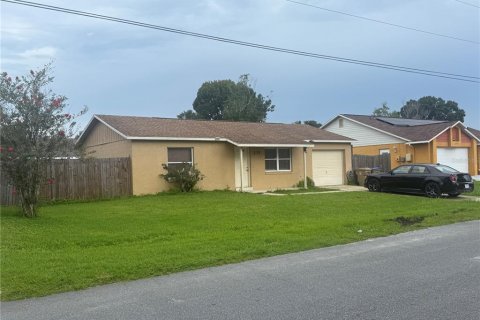 Casa en venta en Kissimmee, Florida, 2 dormitorios, 82.13 m2 № 1918319 - foto 2