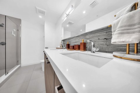 Condo in Deerfield Beach, Florida, 3 bedrooms № 2249476 - photo 16