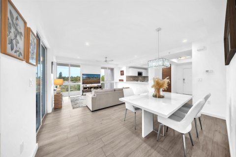 Condo in Deerfield Beach, Florida, 3 bedrooms № 2249476 - photo 3