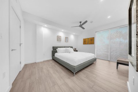 Condo in Deerfield Beach, Florida, 3 bedrooms № 2249476 - photo 12