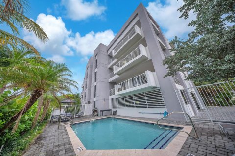 Condo in Deerfield Beach, Florida, 3 bedrooms № 2249476 - photo 30