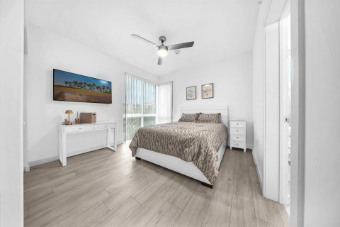 Condo in Deerfield Beach, Florida, 3 bedrooms № 2249476 - photo 19